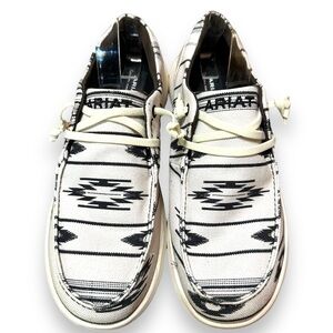 Ariat HiLo Chimayo Women’s 9.5 Like New Condition Fall Comfort Aztecan Vibe Boho